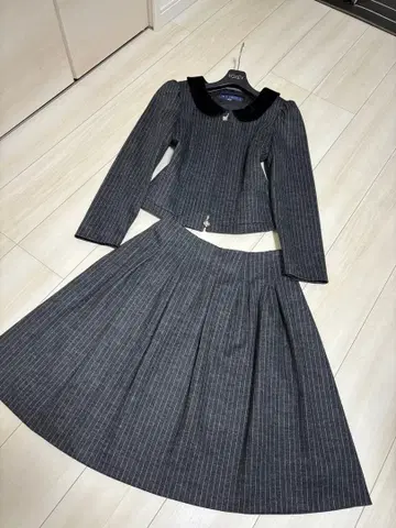 새상품급! 엠즈 그레이시 자켓 스커트