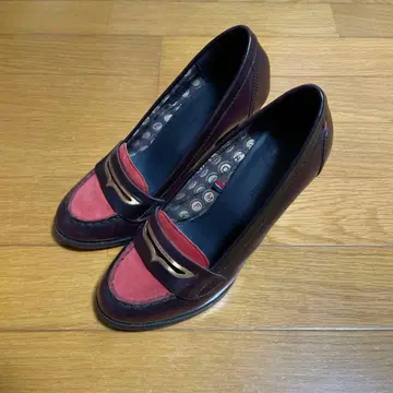 TOMMY HILFIGER 로퍼 타입 하이힐 펌프스