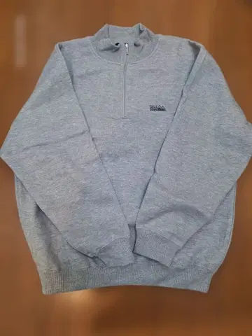 퍼스트 다운 그레이 하프 지퍼 맨투맨