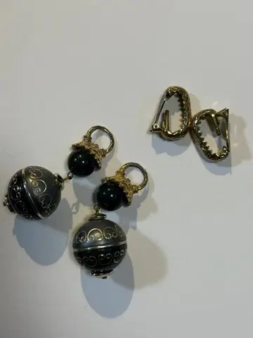 새상품급 빈티지 2way 블랙 볼 귀찌