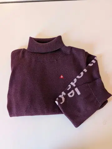 르꼬끄 골프 퍼플 터틀넥 스웨터