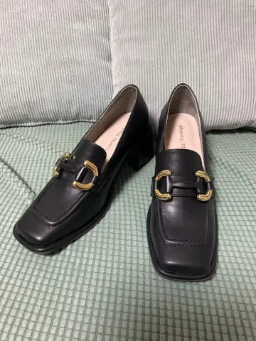 오리엔탈 트래픽 블랙 하이힐