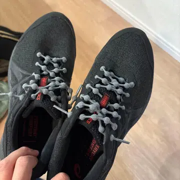 경량 블랙 메쉬 스니커즈