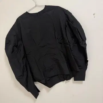 AIC. 턱 슬리브 나일론 블라우스