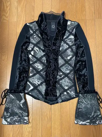 OZZ ONESTE 프릴 긴팔 상의