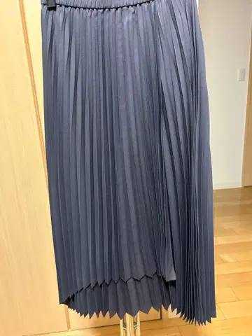 plst 다크 그레이 플리츠 스커트 랩 디자인