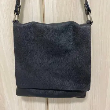 블랙 가죽 숄더백