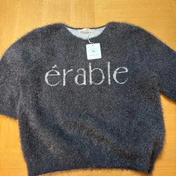 able자수 그레이 반팔 니트