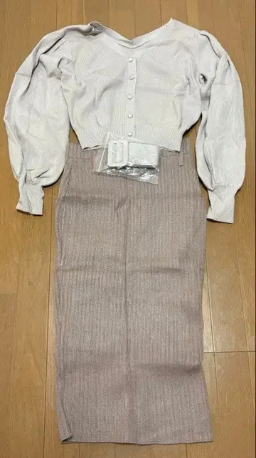 니트 원피스 긴팔 허리 벨트 부착