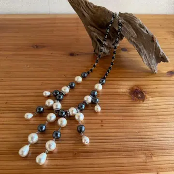 블랙 화이트 코튼 펄 롱 목걸이