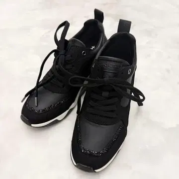 다이애나 힐업 스니커즈 22.5cm 6cm 힐 블랙