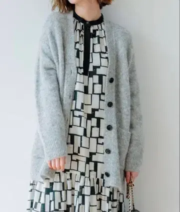 [ 미사용 새상품 ] 23구 브러쉬드 알파카 니트 가디건 38 M