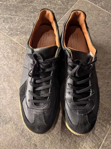 GERMAN MILITARY TRAINER 저먼 트레이너