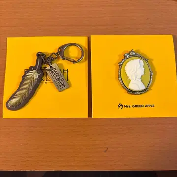 미세스 그린애플 바벨 가챠 스즈짱 카메오 핀즈, 깃털 키링