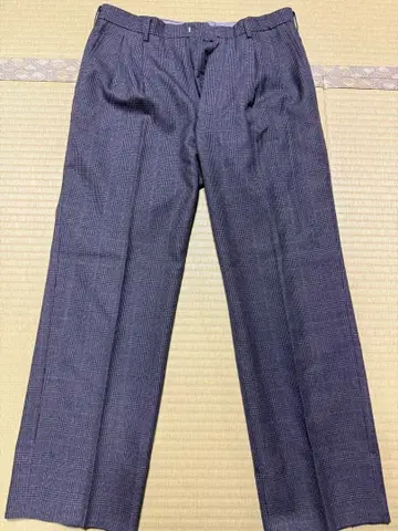 그레이 체크 무늬 슬랙스