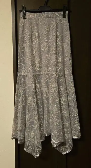 연보라 플레어 스커트 자수