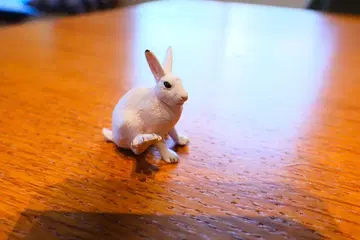 에공 눈토끼 피규어