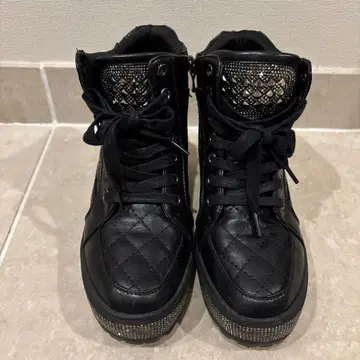 비쥬 퀼팅 하이컷 스니커즈