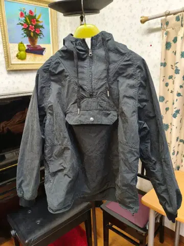 다크 그레이 나일론 풀오버 자켓