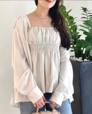 새상품급 FRAY I.D 글로시 새틴 블라우스