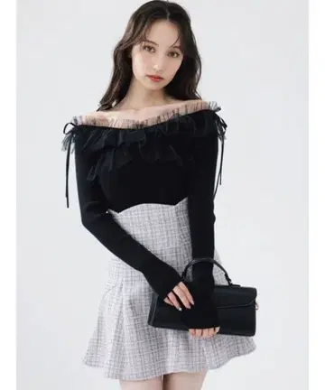 더즈린 리본 튤 오프숄더 니트탑