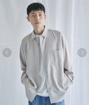 라이트 그레이 포켓 부착 버튼 셔츠 L 사이즈