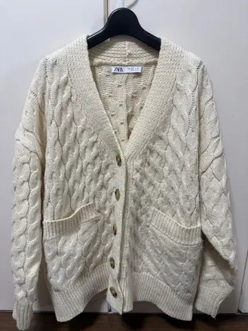 ZARA 아이보리 케이블 니트 가디건