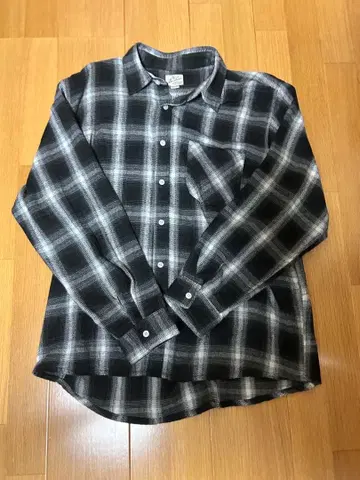 플란넬 셔츠 블랙과 화이트 체크 무늬 빈티지