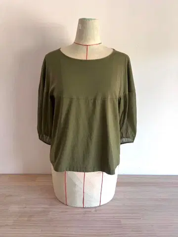 시빌라/상의/티셔츠/7부 소매/M/코튼/벌룬 슬리브/카키