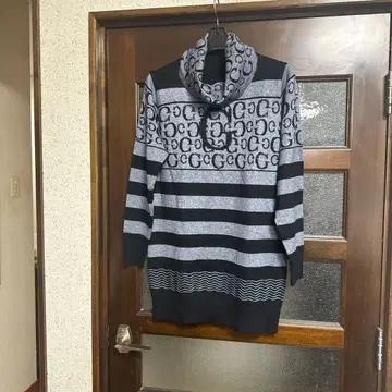 스트라이프 비쥬 로고 튜닉