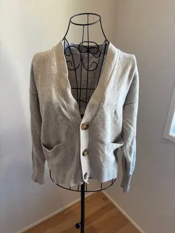 macphee 브이넥 가디건 라이트 베이지