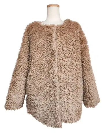 E hyphen world gallery peace 푸들 보아 자켓