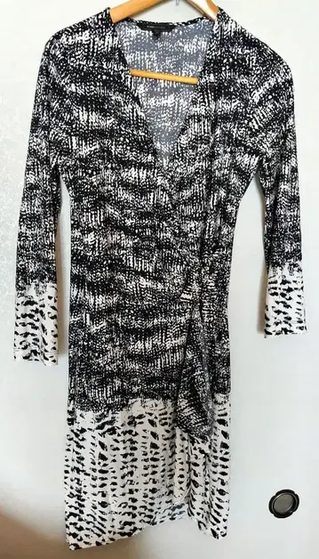 [ 새상품급 ] BCBGMAXAZRIA 긴팔 카슈쿨 랩 드레스 M