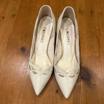 DIANA 화이트 스틸레토 펌프스