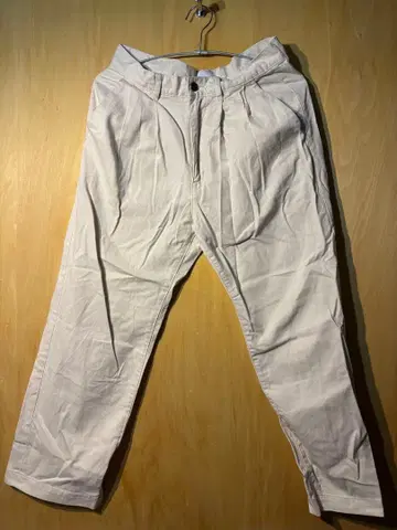 화이트 치노 팬츠