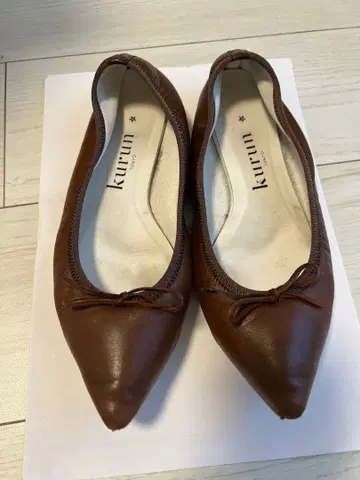 쿠룬 브라운 스틸레토 스무스 가죽 초콜릿 브라운