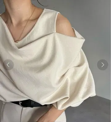 CASUALUX LEMAGE/드레이프 원숄더 풀오버