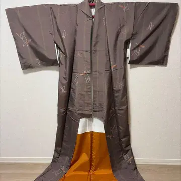 기장 170cm 화장 68.5cm 브라운  기모노 나비 포인트 패턴