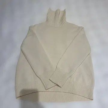 유나이티드 애로우즈 아이보리 터틀넥 니트 긴팔