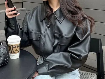 오버 합성피혁 숏 자켓