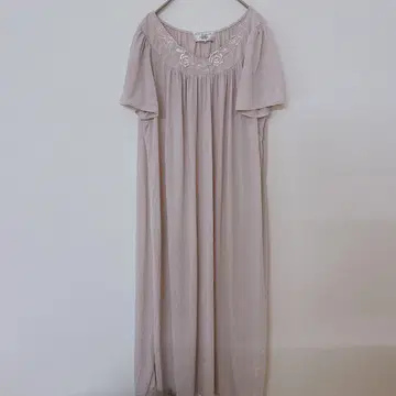 새상품급 Miss Elaine 자수 디자인 롱 원피스 [ 프리 사이즈 ]