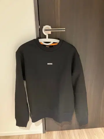 BOSS 스웨트 셔츠 M 사이즈 새상품