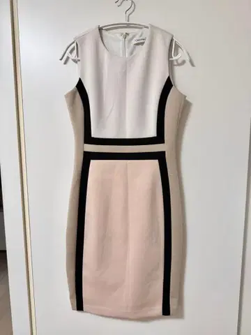 [ Calvin Klein ] 슬리브리스 컬러 블록 원피스