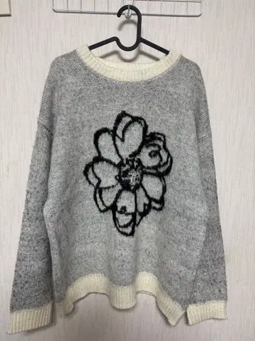 tk. TAKEO KIKUCHI 꽃무늬 니트