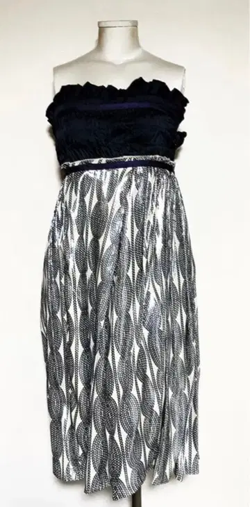 yuge 원피스 새상품급 파티 2차 모임 결혼식 드레스 슬리브리스