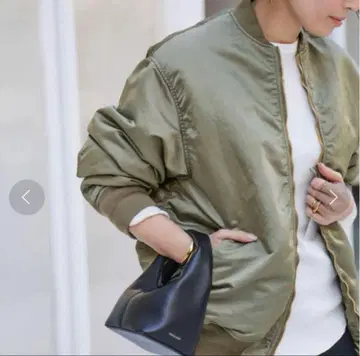 올리브색 봄버 자켓 오버 사이즈