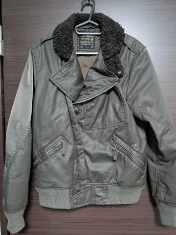 Quality Garment UNIQLO 밀리터리 자켓 S