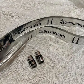 G-DRAGON 지용 Ubermensch 은색 테이프 한 개