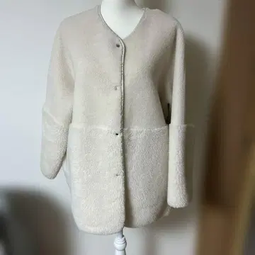 크림색 플리스 자켓 오버 사이즈