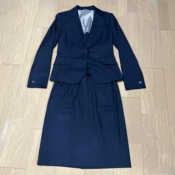 네이비 스트라이프 스커트 수트